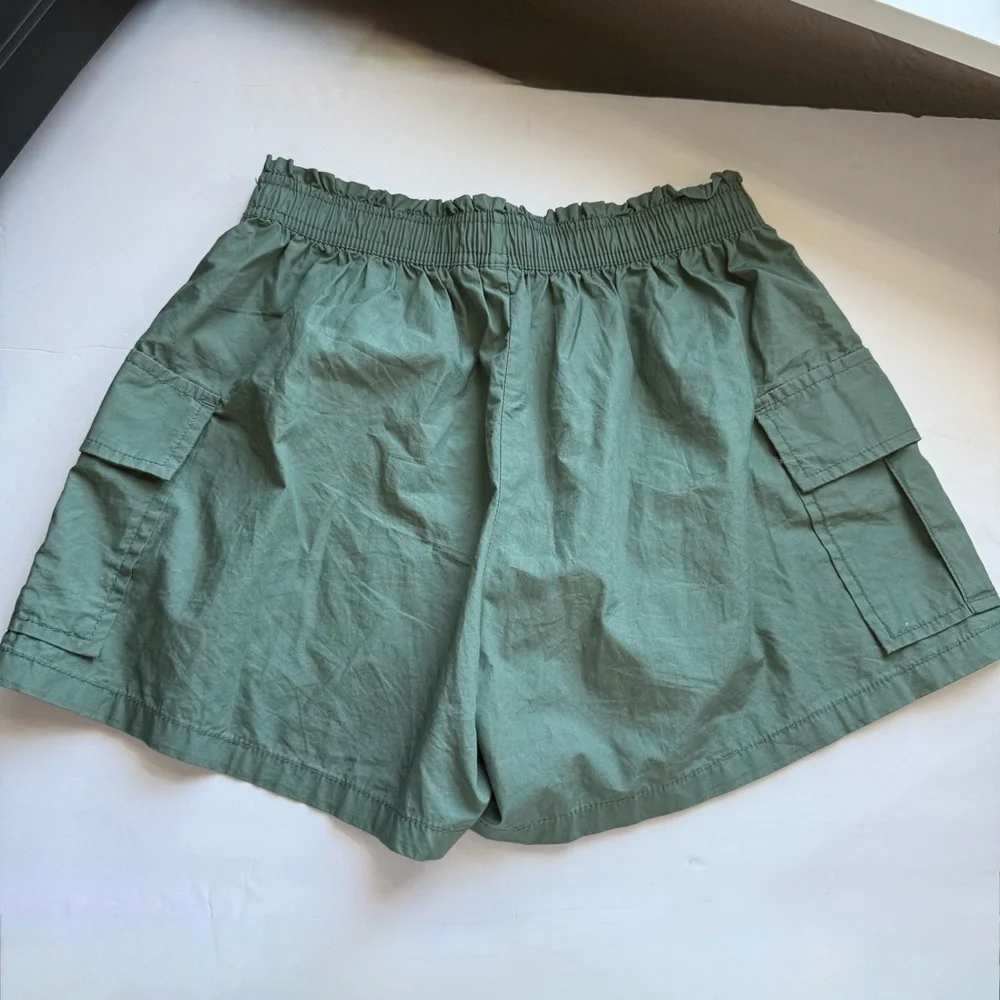 GAP Kids Dark Forest Green Cargo Shorts Size 12 -XL Unisex Outdoor Active Casual